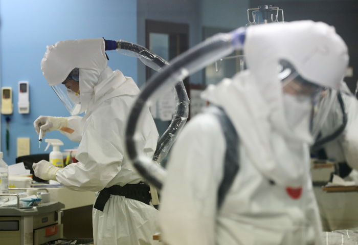 확진자 증가에 이어 ‘위중증 환자’ 폭증...의료진 감당 가능한 수준 넘었다