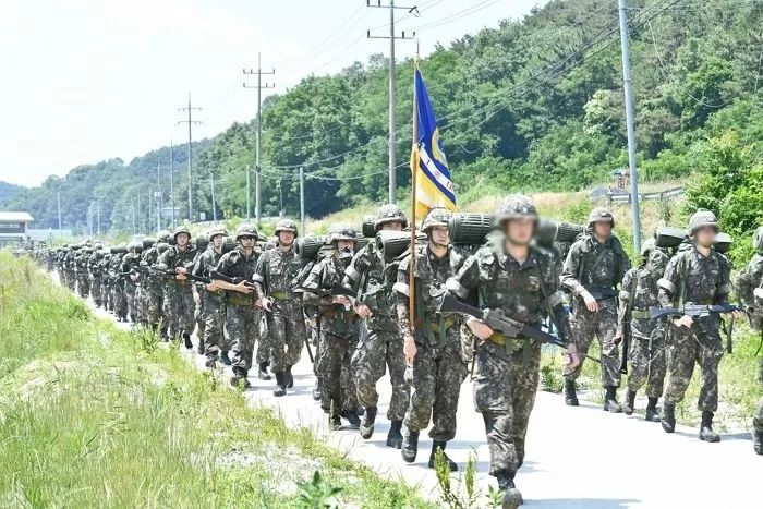 새벽 행군하던 군장병 5명 ‘음주 운전’ 1톤 화물차에 치여 중경상
