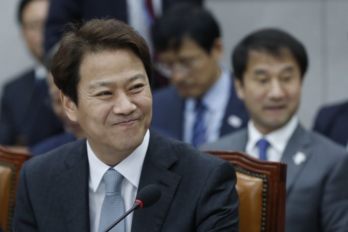 임종석 “文, 애써 권력 쥐려는 사람 아냐...숲 해설사 되면 좋겠다”