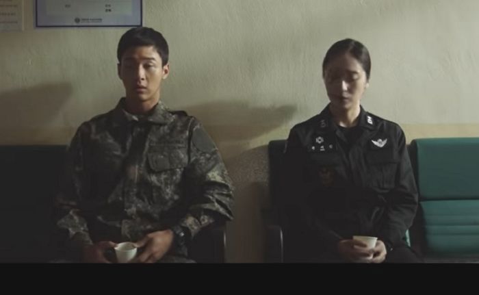 “전여친 친언니가 여군인데”...자대배치 받고 충격에 빠진 현역 군인