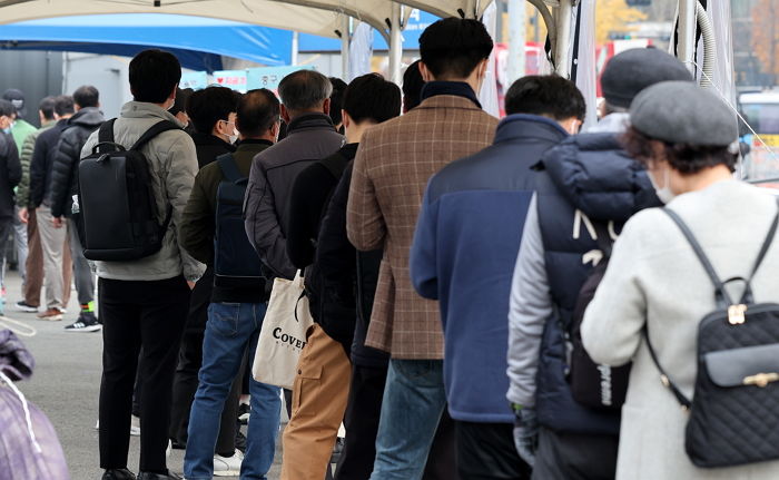 “나흘 연속 3천명대”...어제(19일) 국내 신규 코로나 확진자 3,212명 발생