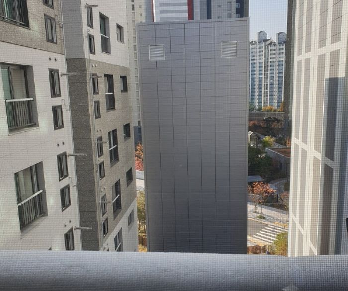 창문 열면 나오는 ‘주차타워뷰’에 불만 토로한 ‘청년주택’ 세입자들