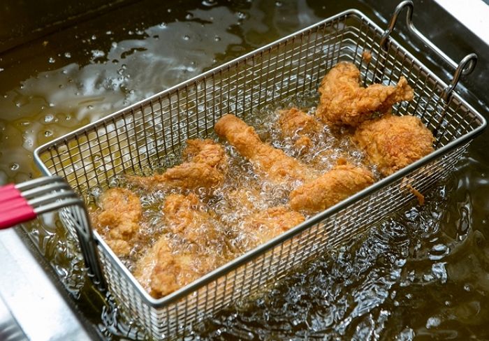 치킨 10마리 시키며 ‘쿠폰 10장’ 대신 한 마리 서비스로 달라니까 ‘주문 거부’한 사장님