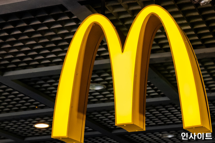 이제 맥도날드에서 ‘포인트 적립’해 햄버거·감튀 포인트로 먹을 수 있다