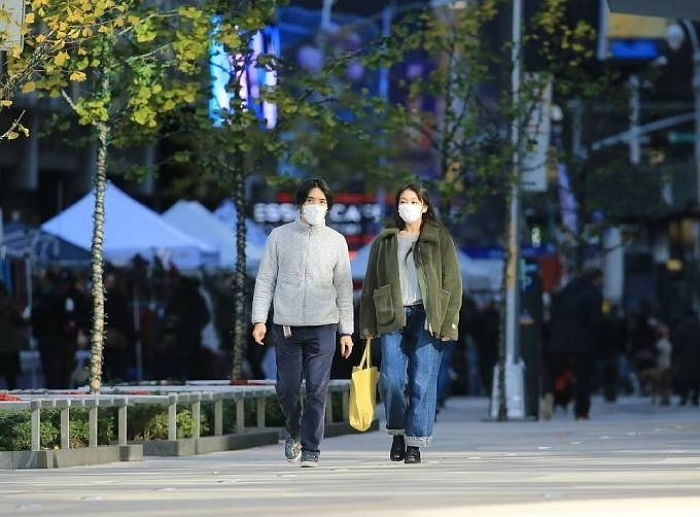 일반인과 결혼해 ‘평민’된 일본 마코 공주, 황궁서 명품드레스 한 벌도 안 챙겼다