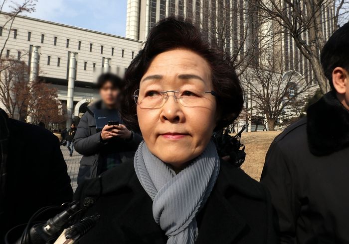 “文 공산주의자” 비방한 전 강남구청장, 파기환송심서 벌금 900만원