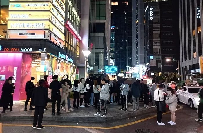 방역당국 “코로나 상황 급격히 악화, 단계적 일상완화 추가 이행 불가능”