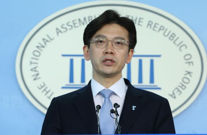 이재명 선대위 대변인 “살인 변호사? 살인자 치료하면 살인의사냐”
