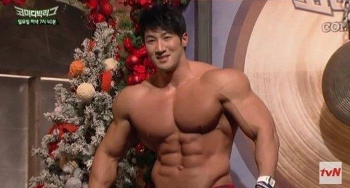 ‘징맨’ 황철순, 20대 남성 2명 폭행·재물손괴 혐의로 경찰 조사