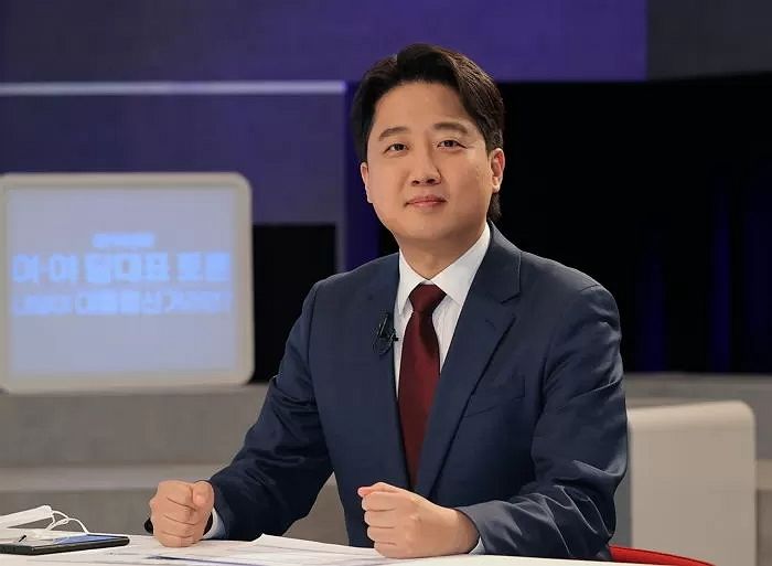 “이준석 사퇴하면 이재명 뽑을 것”...국민의힘 대표 ‘사퇴설’에 청년들이 보인 반응
