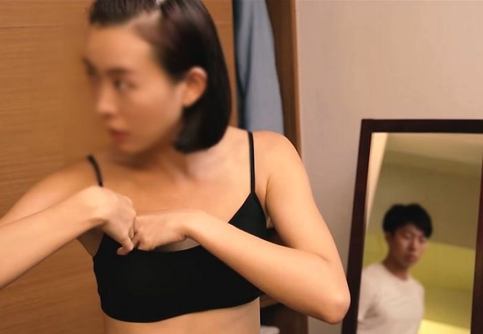 “다음 남친 위해서라도 C컵으로 성형해라”...여친 가슴 작다며 무시하다 차이자 막말한 남성