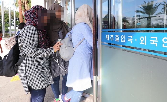 행정법원 “외국인 난민도 국민처럼 공공임대 거주할 권리 있어”