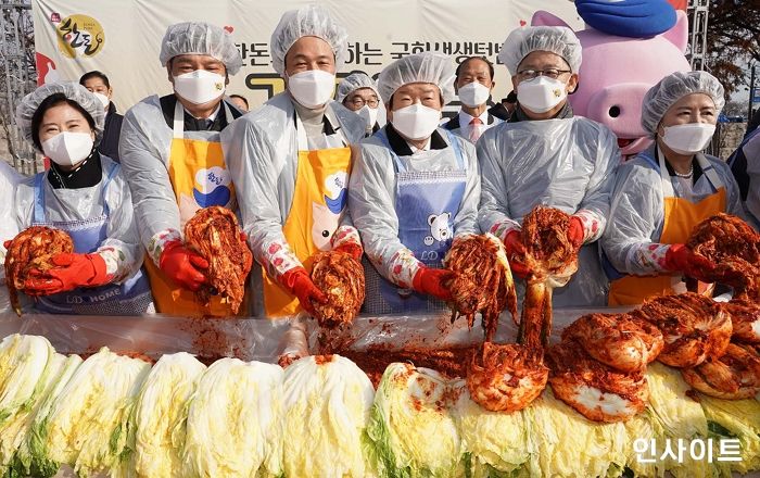 한돈자조금, 국회 생생텃밭과 함께하는 김장 나눔행사 후원