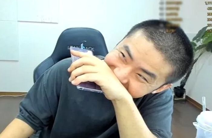 철구 모습 본딴 ‘3D 아바타’ 경매 나오자 1300만원에 낙찰받은 찐팬