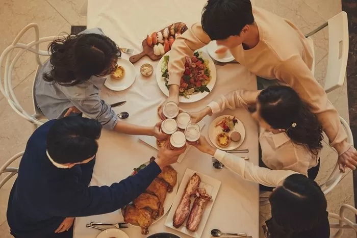 예비 장모 머리 노란색이라 결혼식 날은 검게 염색해 달라는 남자친구