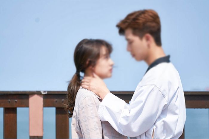 비흡연자인데 썸녀를 여친으로 만들기 위해 ‘담배·라이터’ 갖고 다니는 남성
