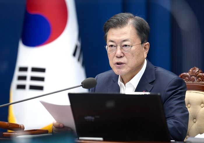 문재인 대통령 “앞으로 4주가 중요...특별방역대책 성공에 K-방역 성패 걸렸다”
