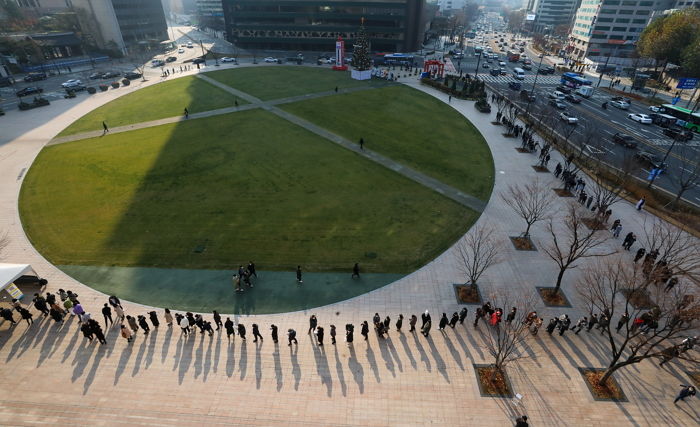 “사상 첫 7천명 돌파”...어제(7일) 신규 코로나 확진자 ‘역대 최다’ 7,175명