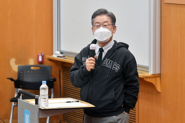 이재명 “가난한 사람 이자율 높고 부자는 저금리, 정의롭지 않아”