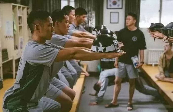 넷플릭스 ‘D.P.’ 본 아주머니가 편의점서 만난 군인에 간식 사주며 건넨 말