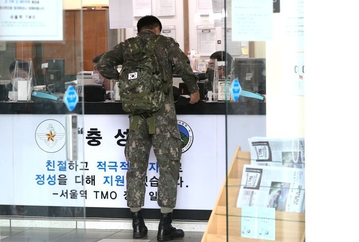 코로나 때문에 몇개월째 퇴근 못하는 직업군인 남편 보고 싶다는 아내 하소연