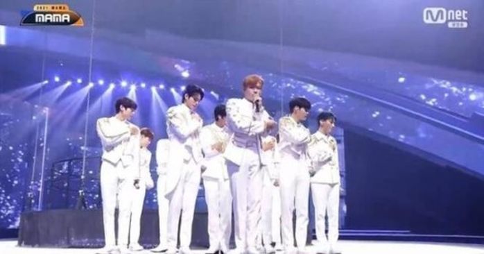 워너원 3년만에 재결합 했는데 혼자만 빠진거 아쉬워 ‘본방사수’ 인증한 라이관린
