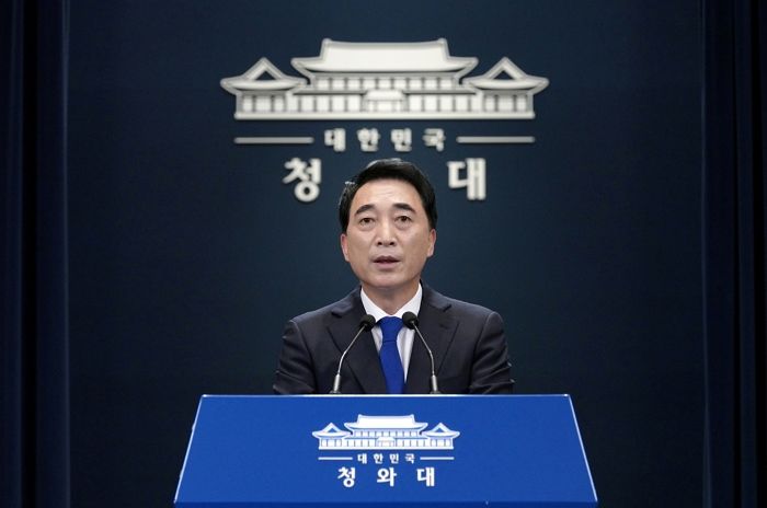 청와대 “한국, 백신 이상반응 피해보상 압도적으로 많아...세계 1위”