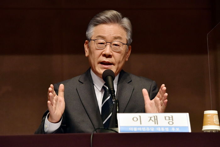 이재명 “불법도박한 아들 무척 괴로워해, 치료 받도록 하겠다” (사과문)