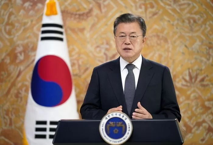 문재인 대통령 “방역조치 다시 강화, 국민께 송구”