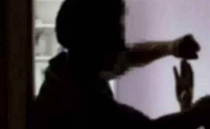 헤어지자는 여고생 여친 차에 감금하고 폭행하다 ‘현행범’  체포된 20대 남성