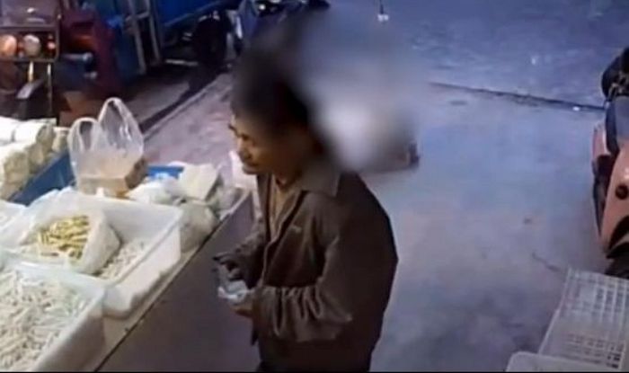 ‘가짜 돈’ 들고 온 할아버지 ‘8년’째 모른 척 국수 대접한 가게 사장님