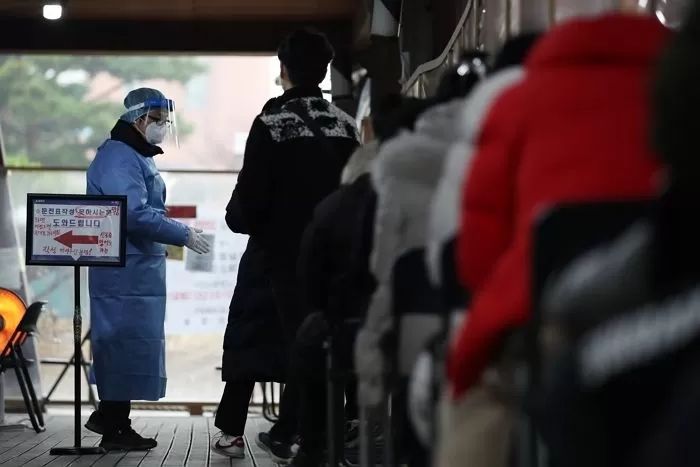 오후 6시 기준 전국 코로나19 확진자 4714명...동시간대 ‘역대 최다’