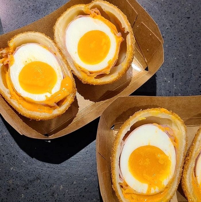 찹쌀도너츠 안에 촉촉 반숙달걀 들어간 파바 신상 ‘로제품은달걀’