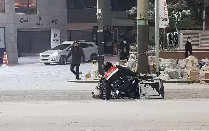 “치킨이 한 시간째 안 와요”...폭설로 난리 났던 어제저녁 배달 앱 상황