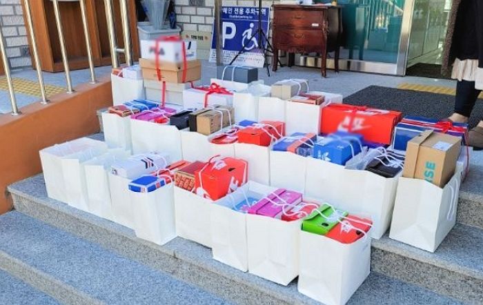 보육원 아이들 크리스마스 선물로 주려고 ‘운동화 51켤레’ 플렉스한 청년 산타