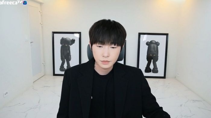 ‘코인 게이트’ 논란 5개월 만에 검은옷 입고 등장해 복귀 방송한 BJ 케이