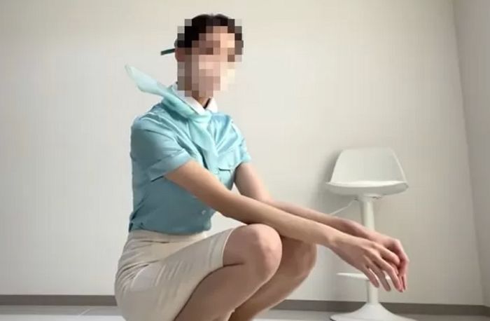 “‘승무원 룩북’ 유튜버, 구독자에게 ‘입던 속옷’ 증정 이벤트 했다”