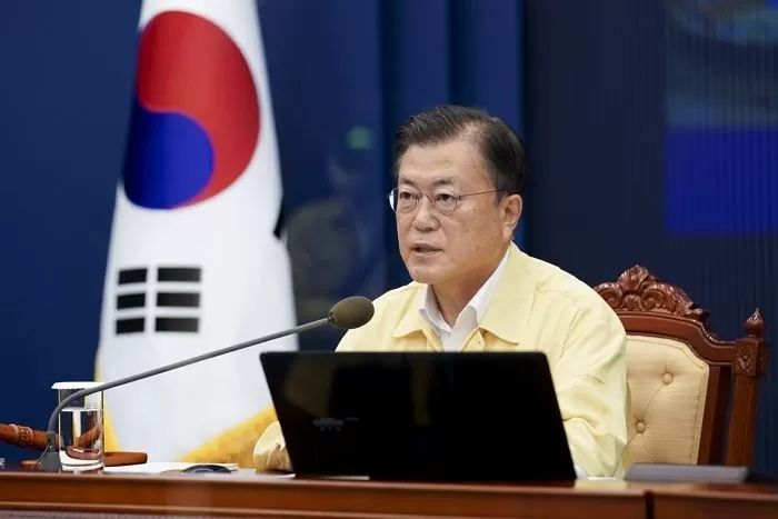 문재인 대통령 “일상회복 실수 되풀이 안해...시련이 성공 만든다”