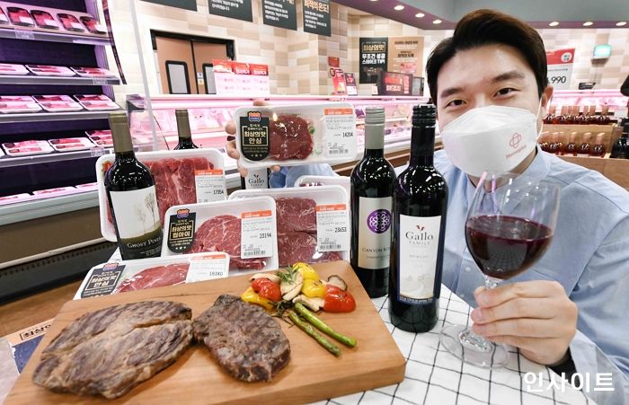 홈플러스, “본고장에서 온 정통 스테이크, 마트에서 즐기세요”
