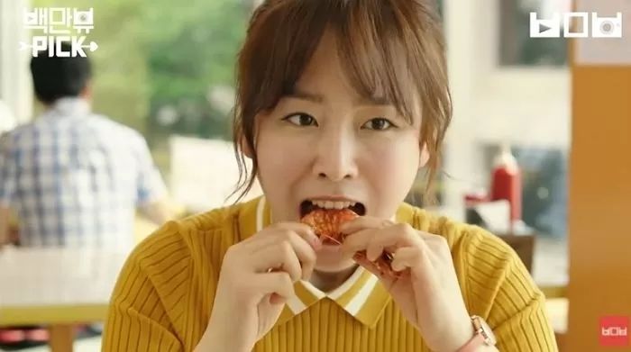 “절친이 애인 새우 까주기 vs 애인이 절친 새우 까주기”...한 상황만 골라야 한다면?