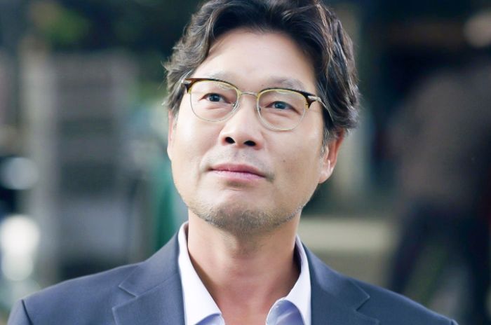 배우 유재명, 47세에 어렵게 얻은 사랑스러운 ‘늦둥이 아들’ 자랑 (사진)