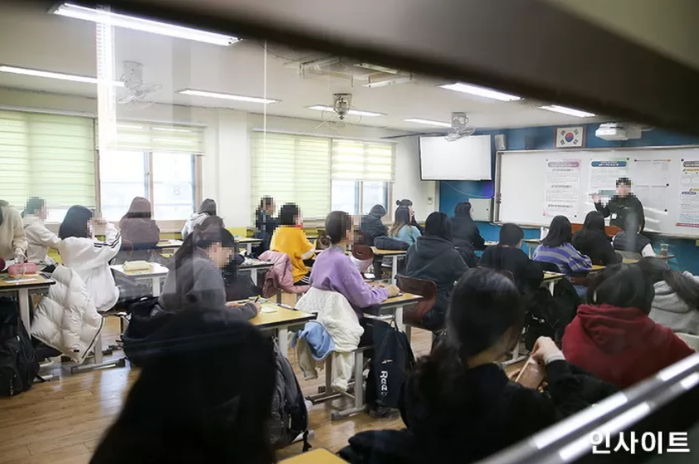‘덕성여대 공대vs수도권 전문대’ 중 어디 입학할지 묻는 질문에 압도적으로 나온 대답