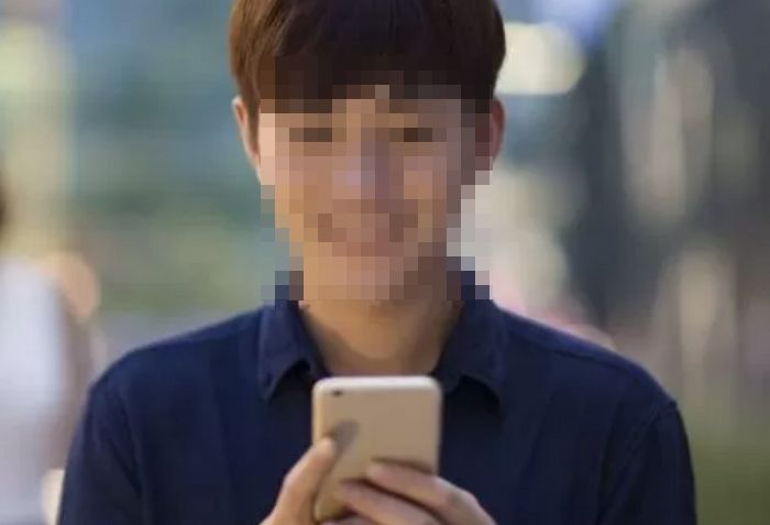 “일년에 3번 보는 여사친이 크리스마스이브날 우리 집에서 ‘넷플릭스’ 보잡니다”