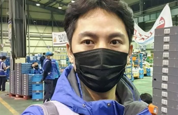 “배송이고 뭐고 몸이 반응해”...새벽 길거리서 납치되는 여성 구한 ‘쿠팡맨’ (영상)
