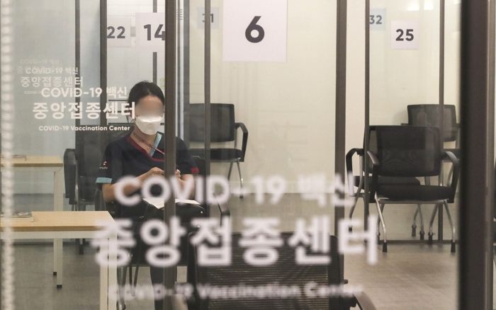 당정 “코로나 백신 ‘4차 접종’ 위한 예산 확보해야”
