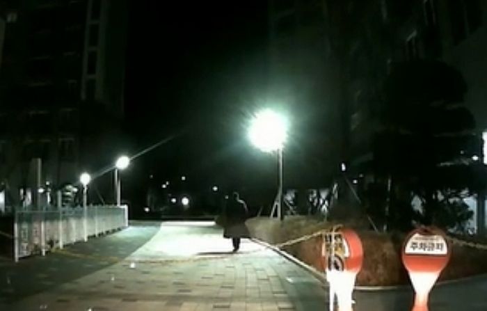 “코트 펄럭이며 사라진 택시비 먹튀남을 찾습니다”