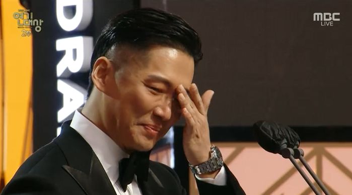 2021 MBC 연기대상 주인공은 ‘검은태양’의 남궁민...2년 연속 대상