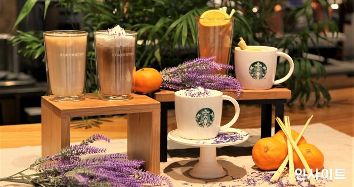 스타벅스의 새해 첫번째 음료, ‘라벤더 베이지 오트 라떼’ 출시