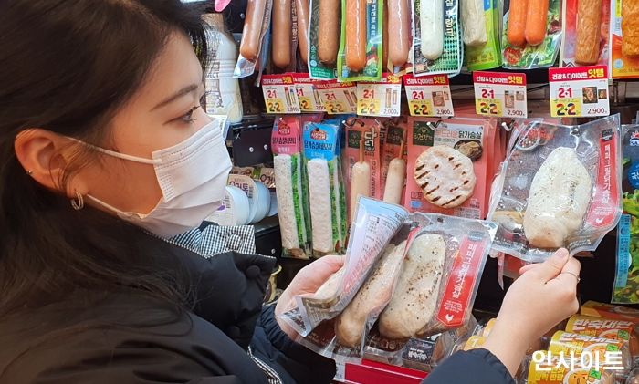 이마트24, 닭가슴살 등 2+2... “새해 단골 다짐 ‘다이어트’, 4일은 해보자”