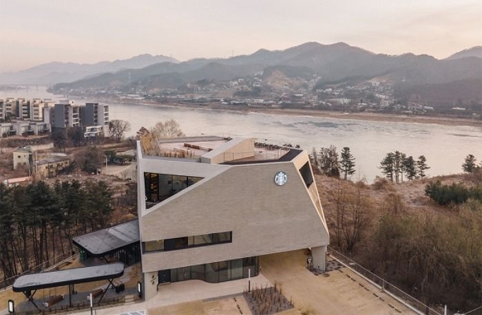 내일(7일) 우리 집 댕댕이랑 같이 가서 커피 마실 수 있는 스타벅스 ‘더북한강R점’ 오픈